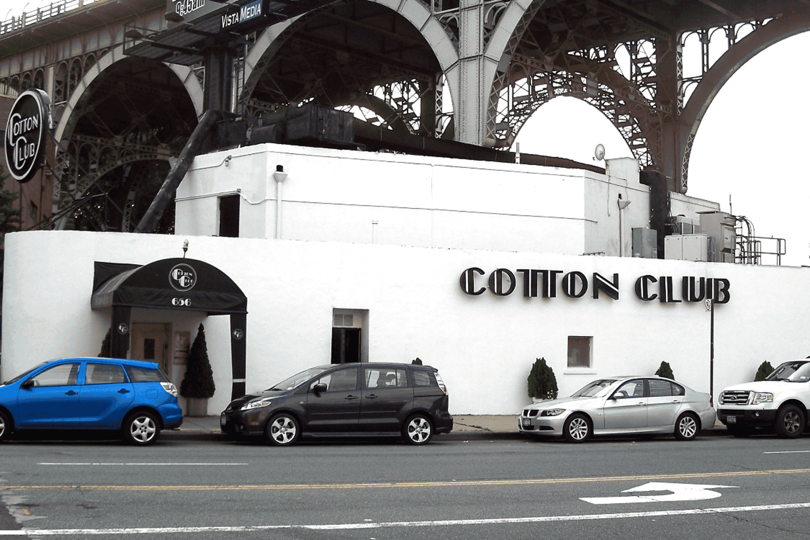 NYC: New York Contrasts Tour through Harlem, The Bronx, Queens & Brooklyn