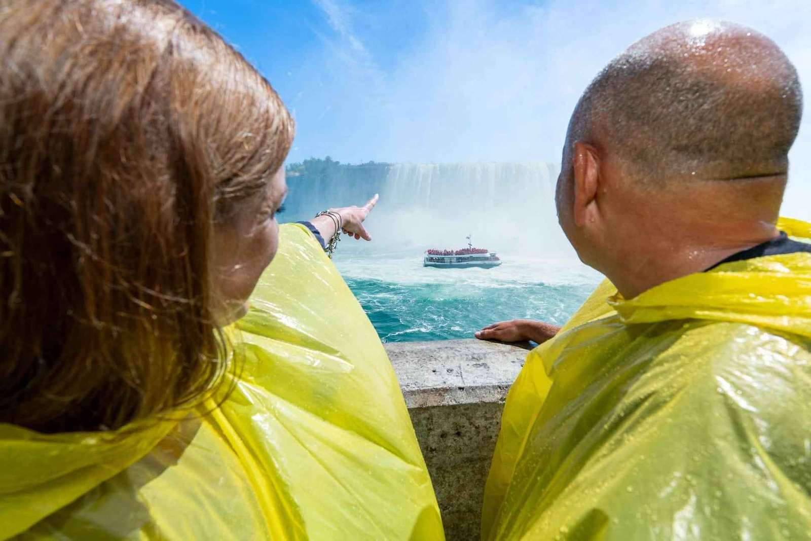 From NYC: Niagara Falls Full Day Trip with Maid of the Mist