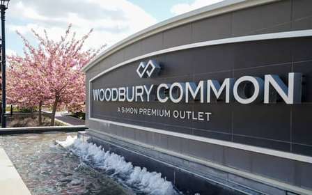 From NYC: Woodbury Common Premium Outlets Shopping Tour