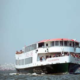 NYC: Circle Line 90-min Landmarks Cruise Skip-The-Box-Office