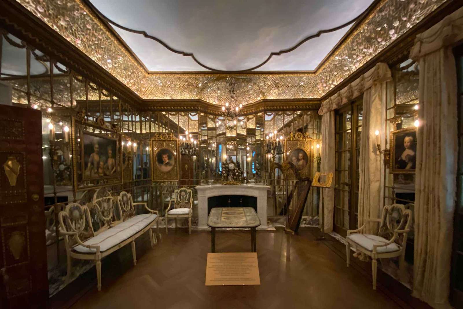NYC: Gilded Age Mansions Guided Tour