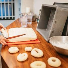 NYC: Workshop bagels maken met een bekroonde bakker