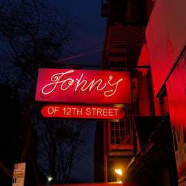 New York: Gangs and Mafia Walking Tour with Italian Pastry