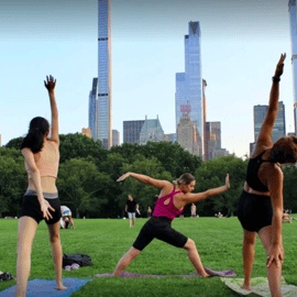 Central Park : le cours de yoga le plus apprécié de New York !