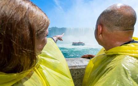 From NYC: Niagara Falls Full Day Trip with Maid of the Mist