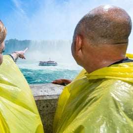 From NYC: Niagara Falls Full Day Trip with Maid of the Mist