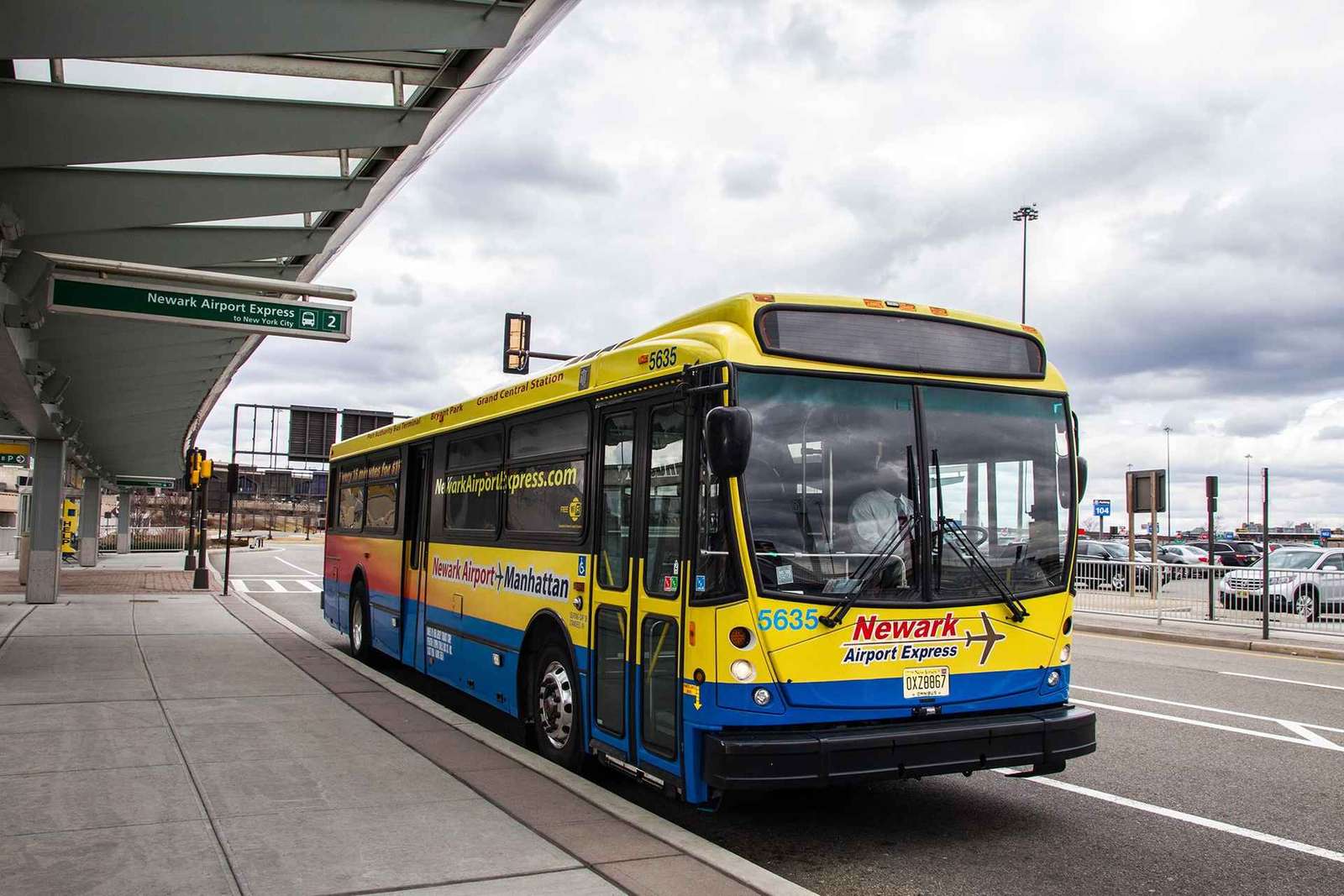 Manhattan: Bus Transfer from/to Newark Airport