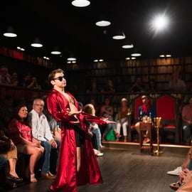 New York: Drunk Dracula, la commedia interattiva off-Broadway
